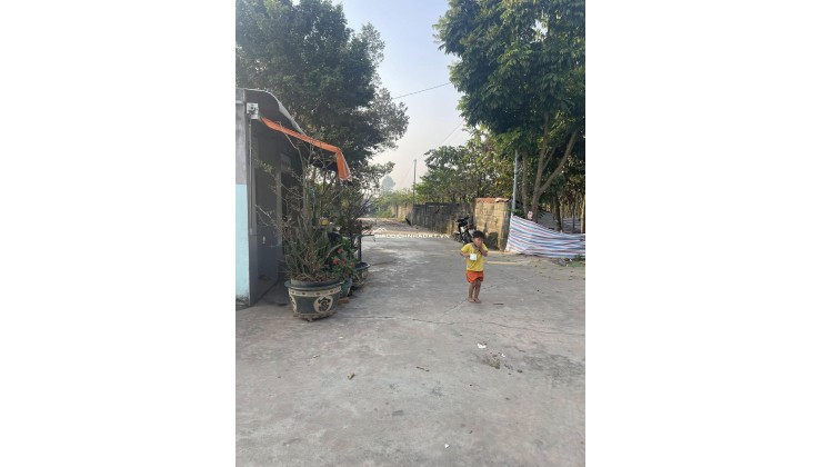 Bán gấp đất thổ cư 82m² cách mặt tiền Đại lộ Đông Tây 50m giá chỉ 950 triệu